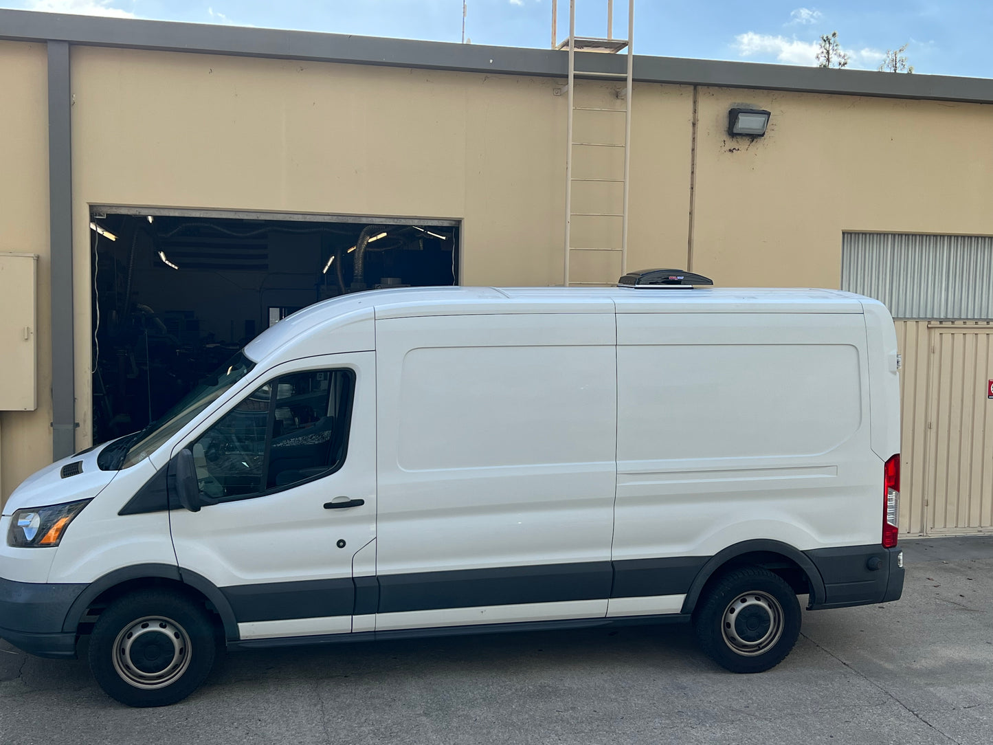 Van Project 1 MaxxFan Mounting Kit - Ford Transit - Black High Strength Glass-Reinforced Nylon